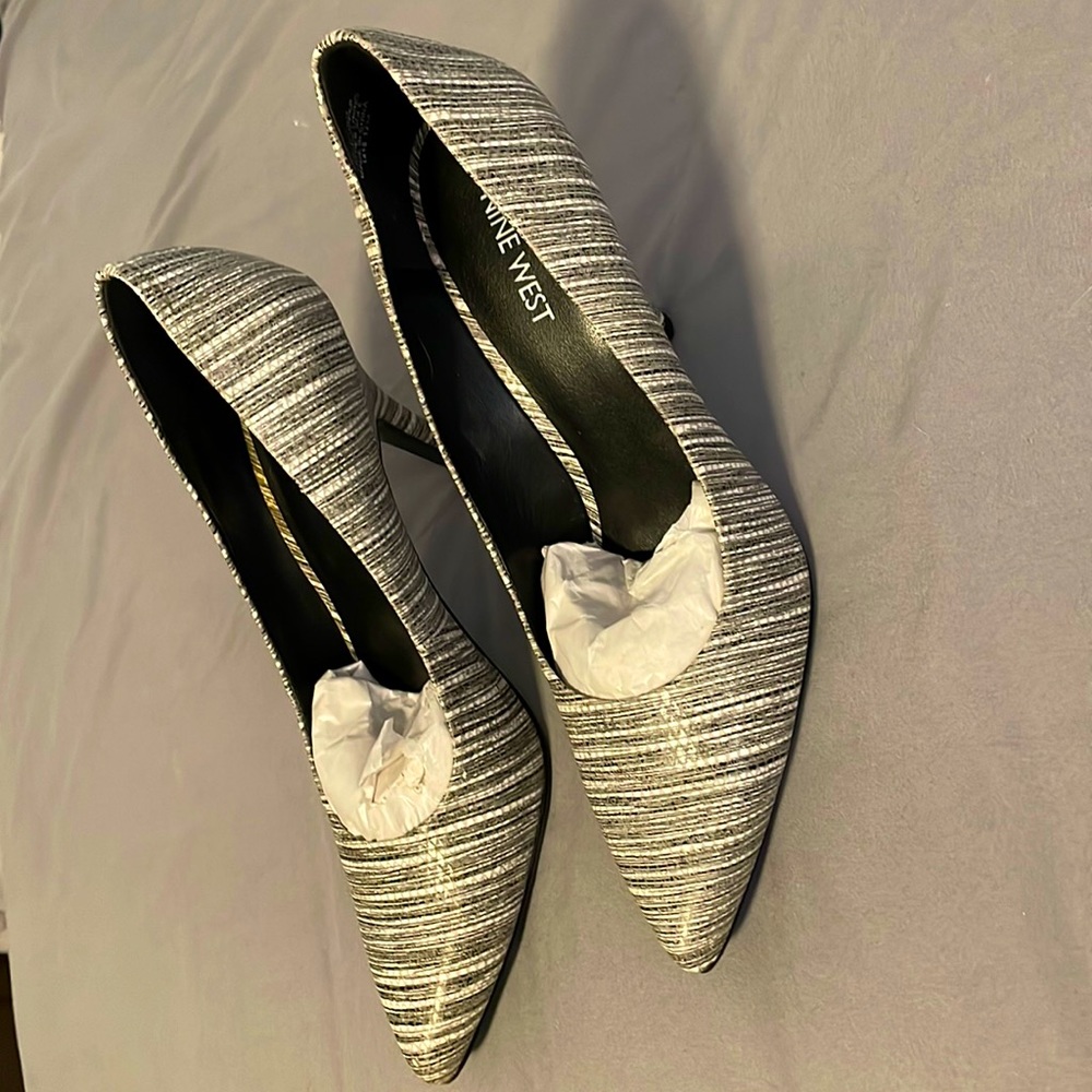 Nine West black and white striped women’s heels